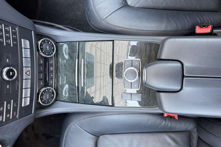 Used Mercedes-Benz CLS 2015 CLS 260 Interior 1