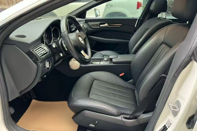 Used Mercedes-Benz CLS 2015 CLS 260 Interior 1