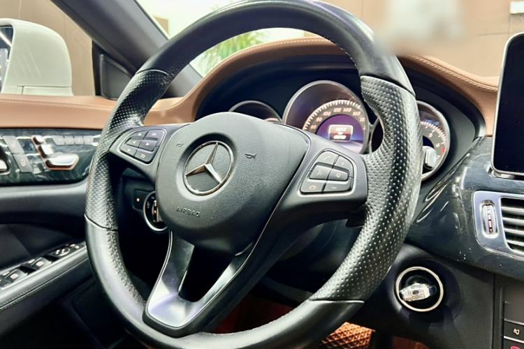Used Mercedes-Benz CLS 2015 CLS 320 Interior 2