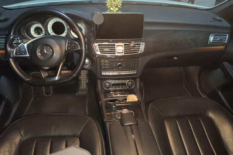 Used Mercedes-Benz CLS 2015 CLS 400 4MATIC Interior 2