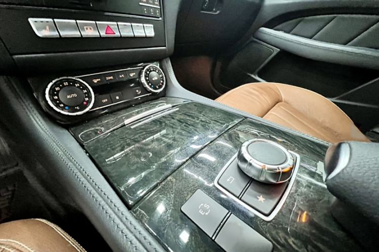 Used Mercedes-Benz CLS 2015 CLS 320 Interior 3