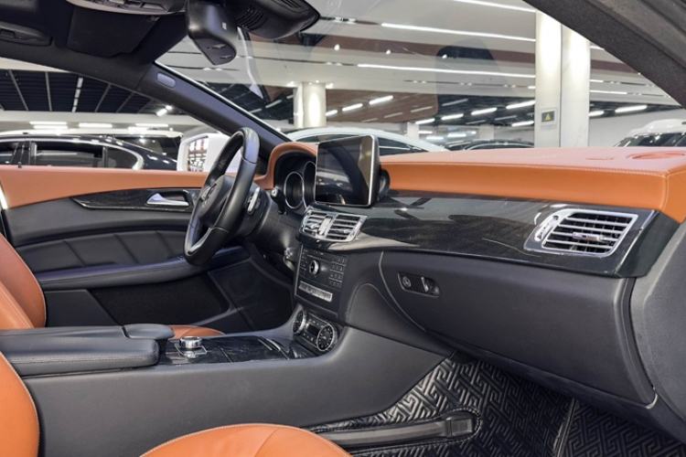Used Mercedes-Benz CLS 2015 CLS 320 Interior 3
