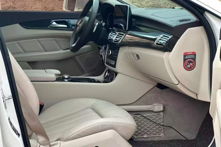 Used Mercedes-Benz CLS 2015 CLS 260 Interior 6