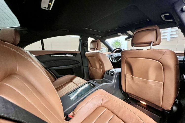 Used Mercedes-Benz CLS 2015 CLS 320 Interior 8