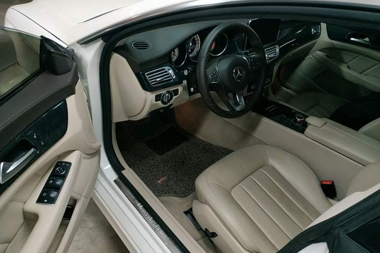 Used Mercedes-Benz CLS 2015 CLS 260 Left Front Seat