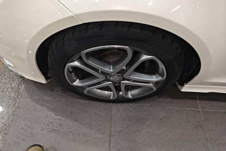 Used Mercedes-Benz CLS 2015 CLS 260 Left Front Wheel Hub