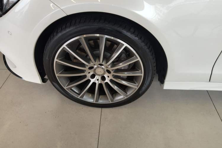 Used Mercedes-Benz CLS 2015 CLS 400 4MATIC Left Front Wheel Hub