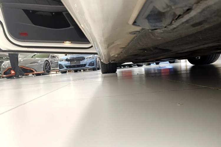 Used Mercedes-Benz CLS 2015 CLS 320 Left Side Sill