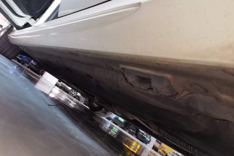 Used Mercedes-Benz CLS 2015 CLS 260 Left Side Sill