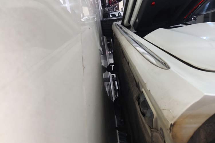 Used Mercedes-Benz CLS 2015 CLS 260 Left Side Sill