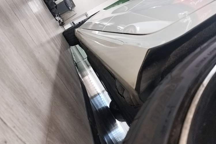 Used Mercedes-Benz CLS 2015 CLS 260 Left Side Sill