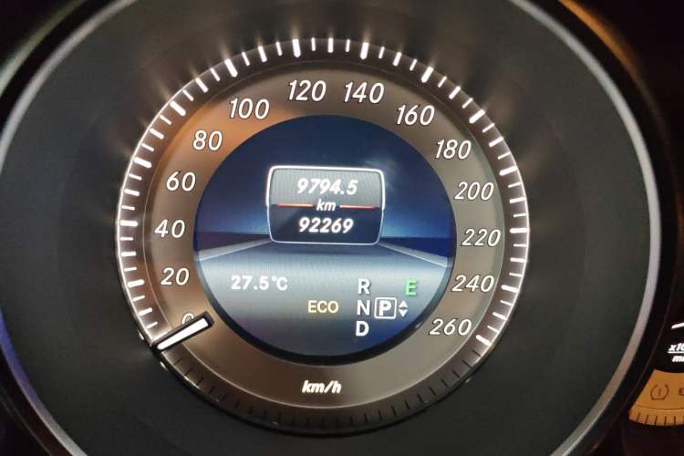 Used Mercedes-Benz CLS 2015 CLS 260 Odometer Close Up