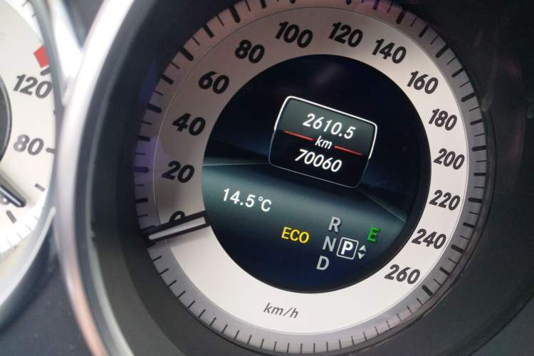 Used Mercedes-Benz CLS 2015 CLS 260 Odometer Close Up