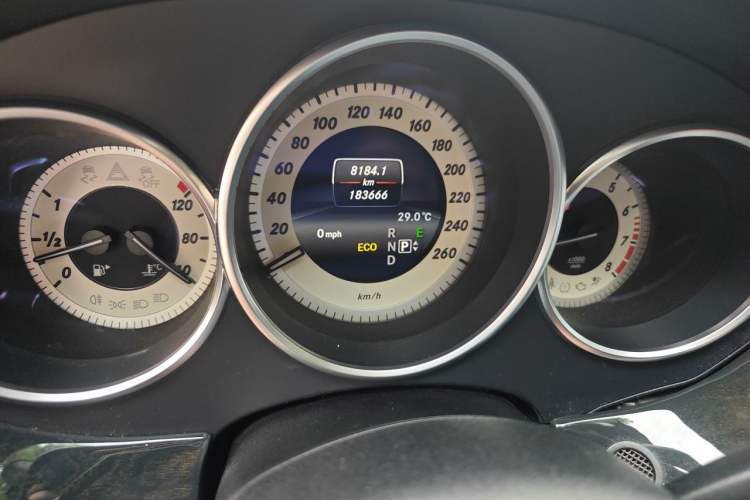 Used Mercedes-Benz CLS 2015 CLS 260 Odometer Close Up