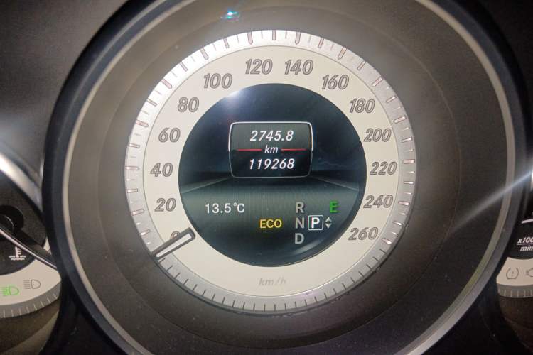 Used Mercedes-Benz CLS 2015 CLS 260 Odometer Close Up