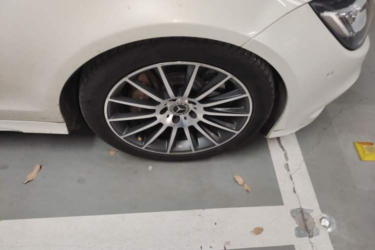 Used Mercedes-Benz CLS 2015 CLS 320 Right Front Wheel Hub