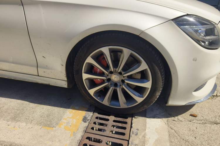 Used Mercedes-Benz CLS 2015 CLS 320 Right Front Wheel Hub