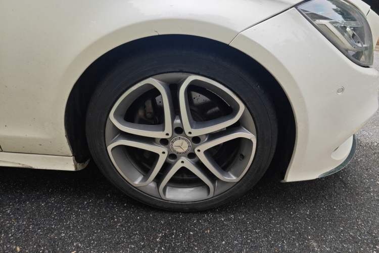 Used Mercedes-Benz CLS 2015 CLS 260 Right Front Wheel Hub