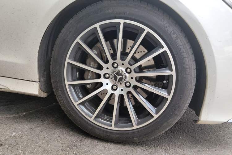 Used Mercedes-Benz CLS 2015 CLS 320 Right Front Wheel Hub