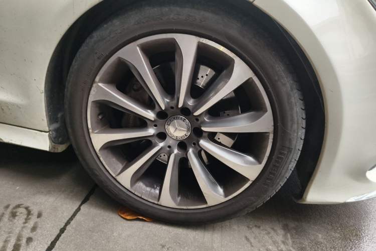 Used Mercedes-Benz CLS 2015 CLS 320 Right Front Wheel Hub