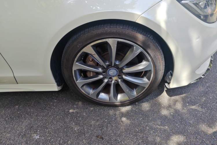 Used Mercedes-Benz CLS 2015 CLS 320 Right Front Wheel Hub