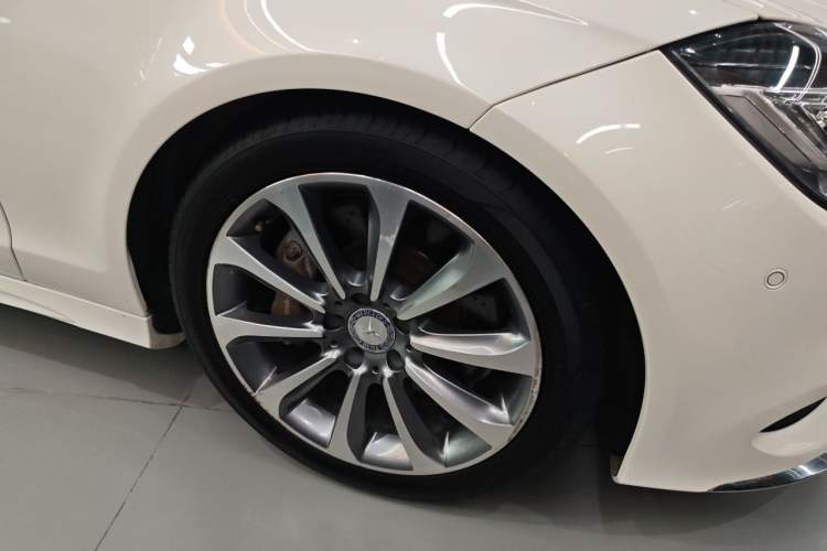 Used Mercedes-Benz CLS 2015 CLS 320 Right Front Wheel Hub