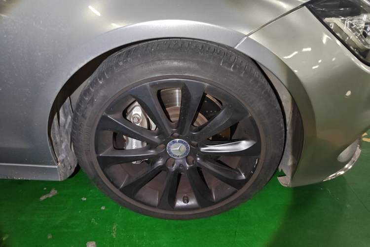 Used Mercedes-Benz CLS 2015 CLS 320 Right Front Wheel Hub