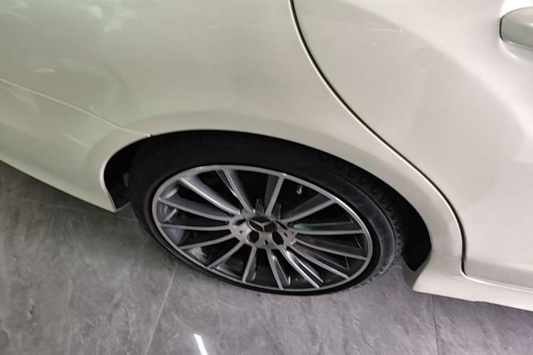 Used Mercedes-Benz CLS 2015 CLS 260 Right Rear Wheel Hub