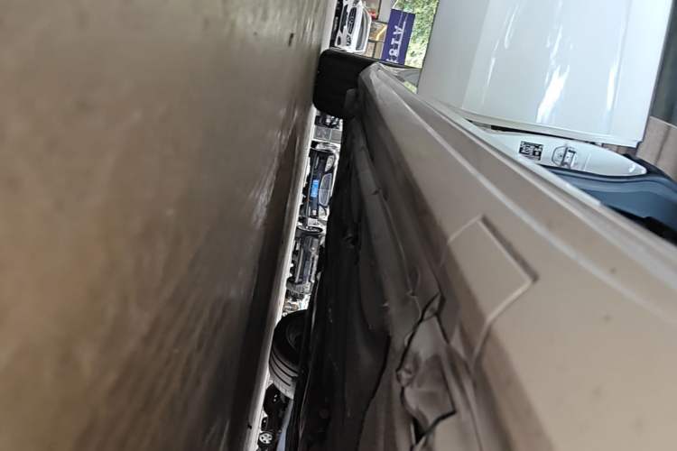 Used Mercedes-Benz CLS 2015 CLS 320 Right Side Sill