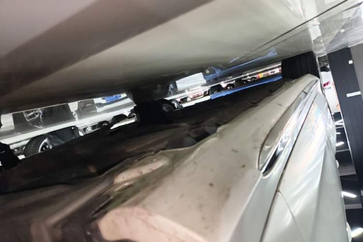 Used Mercedes-Benz CLS 2015 CLS 260 Right Side Sill