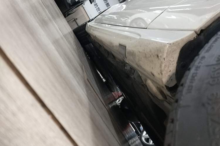 Used Mercedes-Benz CLS 2015 CLS 260 Right Side Sill