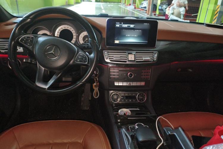 Used Mercedes-Benz CLS 2016 CLS 260 Elegant Edition Center Console