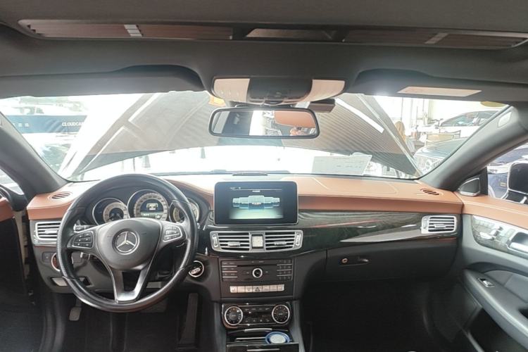 Used Mercedes-Benz CLS 2016 CLS 320 Elegant Edition Center Console