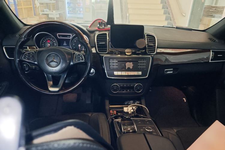 Used Mercedes-Benz CLS  Center Console