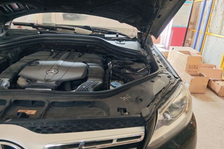 Used Mercedes-Benz CLS  Engine Bay Left