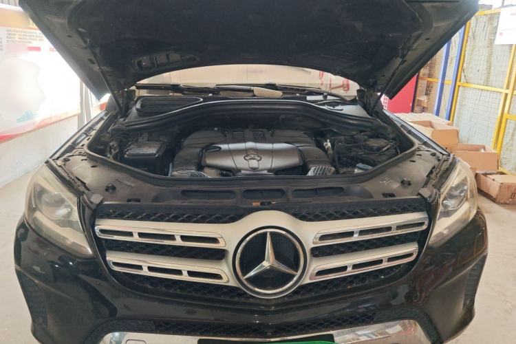 Used Mercedes-Benz CLS  Engine Bay
