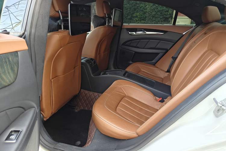 Used Mercedes-Benz CLS 2016 CLS 260 Elegant Edition Interior 3