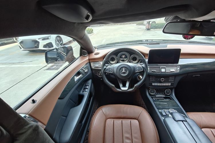 Used Mercedes-Benz CLS 2016 CLS 260 Elegant Edition Interior 4