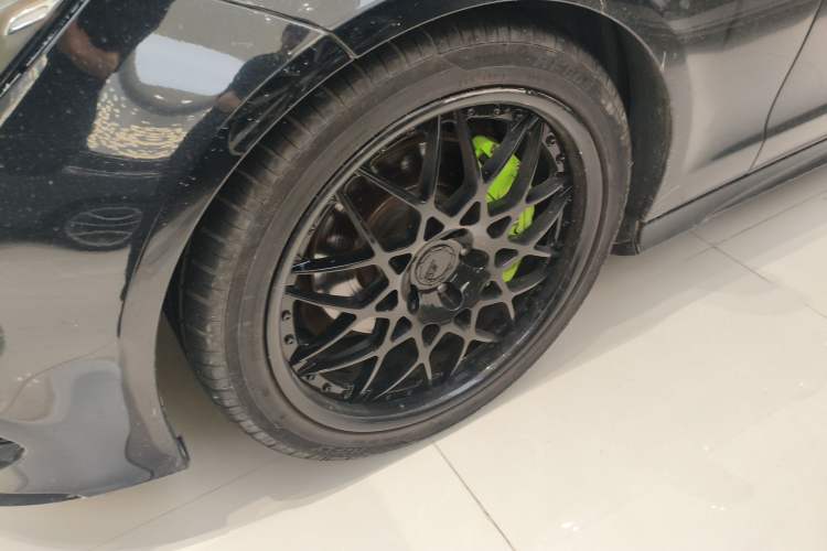 Used Mercedes-Benz CLS 2016 CLS 260 Elegant Edition Left Front Wheel Hub