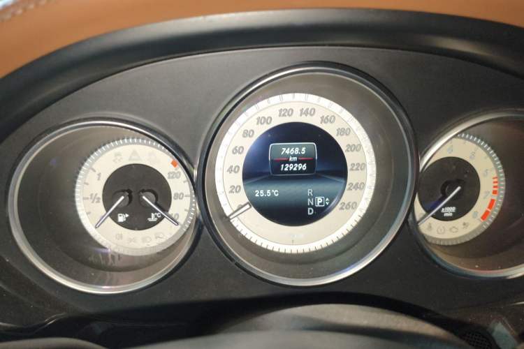 Used Mercedes-Benz CLS 2016 CLS 260 Elegant Edition Odometer Close Up