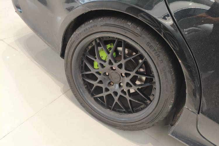 Used Mercedes-Benz CLS 2016 CLS 260 Elegant Edition Right Rear Wheel Hub