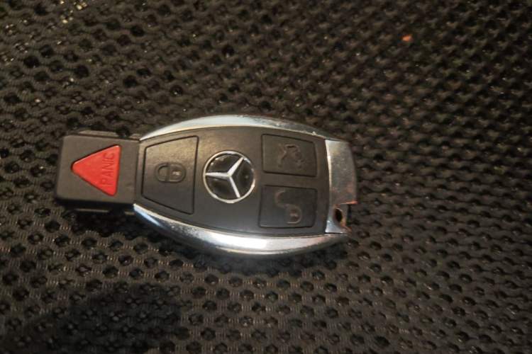 Used Mercedes-Benz CLS  Vehicle Key