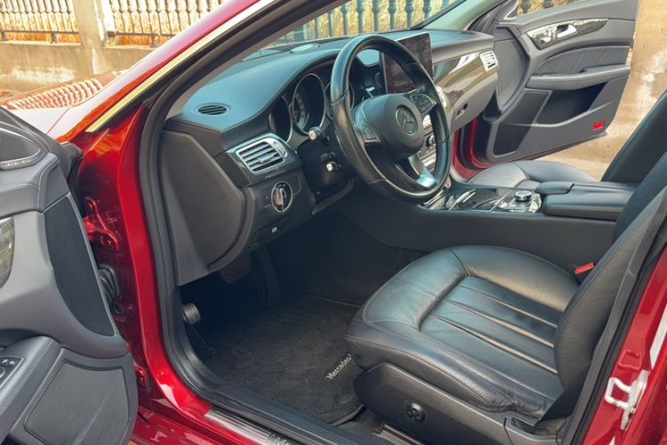 Used Mercedes-Benz CLS 2016 CLS 260 Elegant Edition Interior 3