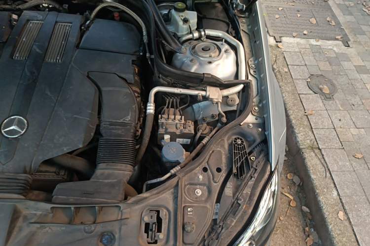 Used Mercedes-Benz CLS 2016 CLS 320 Elegant Edition Engine Bay Left