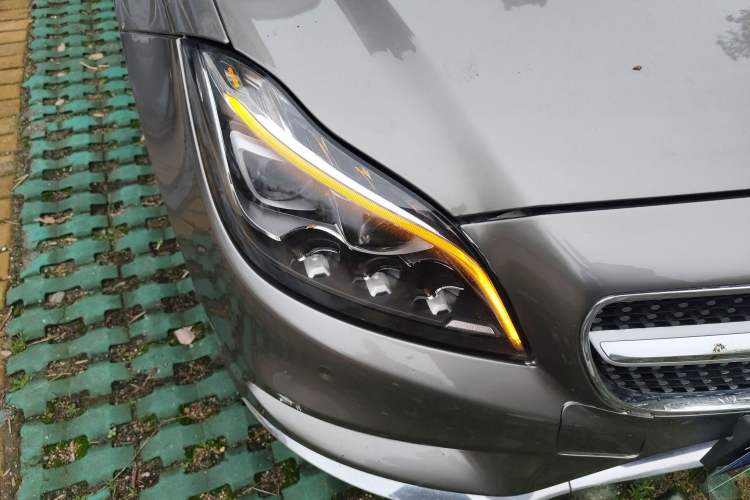 Used Mercedes-Benz CLS 2016 CLS 260 Elegant Edition Right Front Headlight