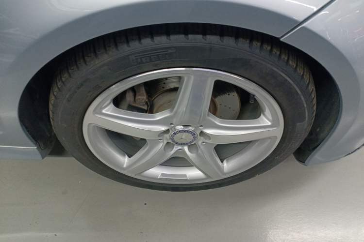 Used Mercedes-Benz CLS 2016 CLS 260 Elegant Edition Right Rear Wheel Hub