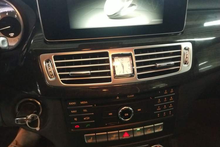 Used Mercedes-Benz CLS 2016 CLS 260 Shooting Brake Audio And AC Panel