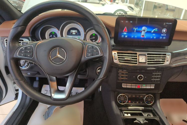 Used Mercedes-Benz CLS 2016 CLS 260 Elegant Edition Center Console