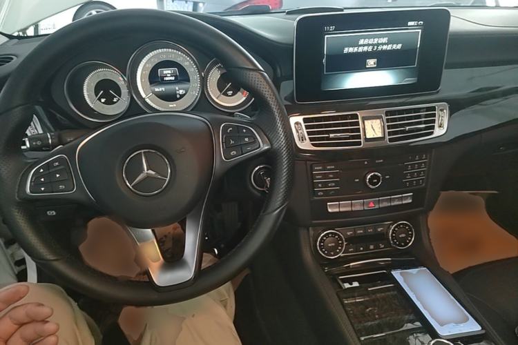 Used Mercedes-Benz CLS 2016 CLS 320 Elegant Edition Center Console