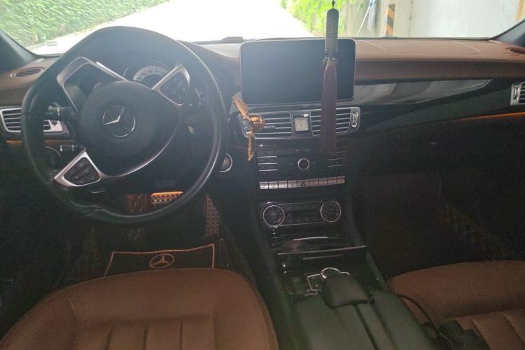 Used Mercedes-Benz CLS 2016 CLS 400 4MATIC Elegant Edition Center Console